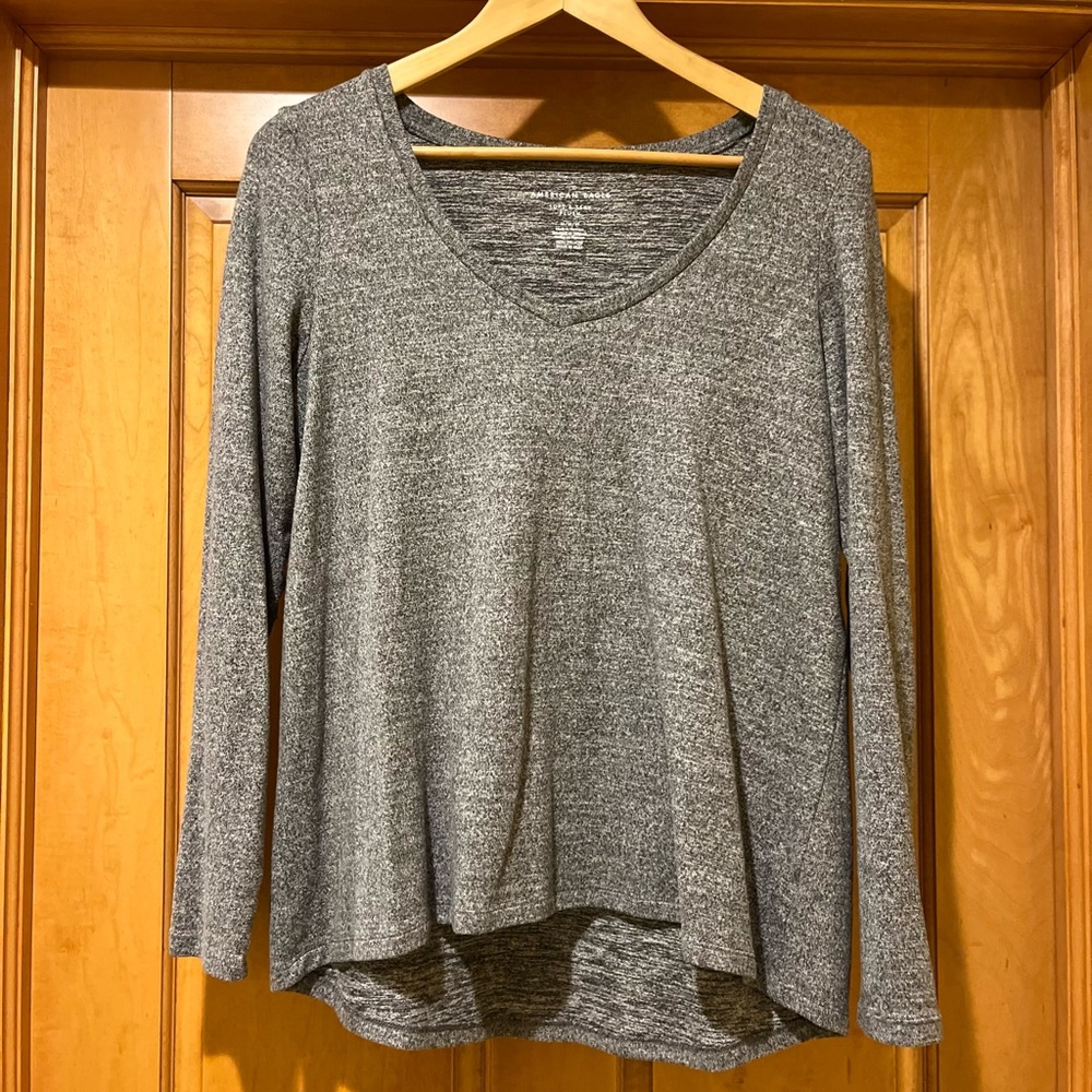 Wonen’s Gray American Eagle Sweater, Size M